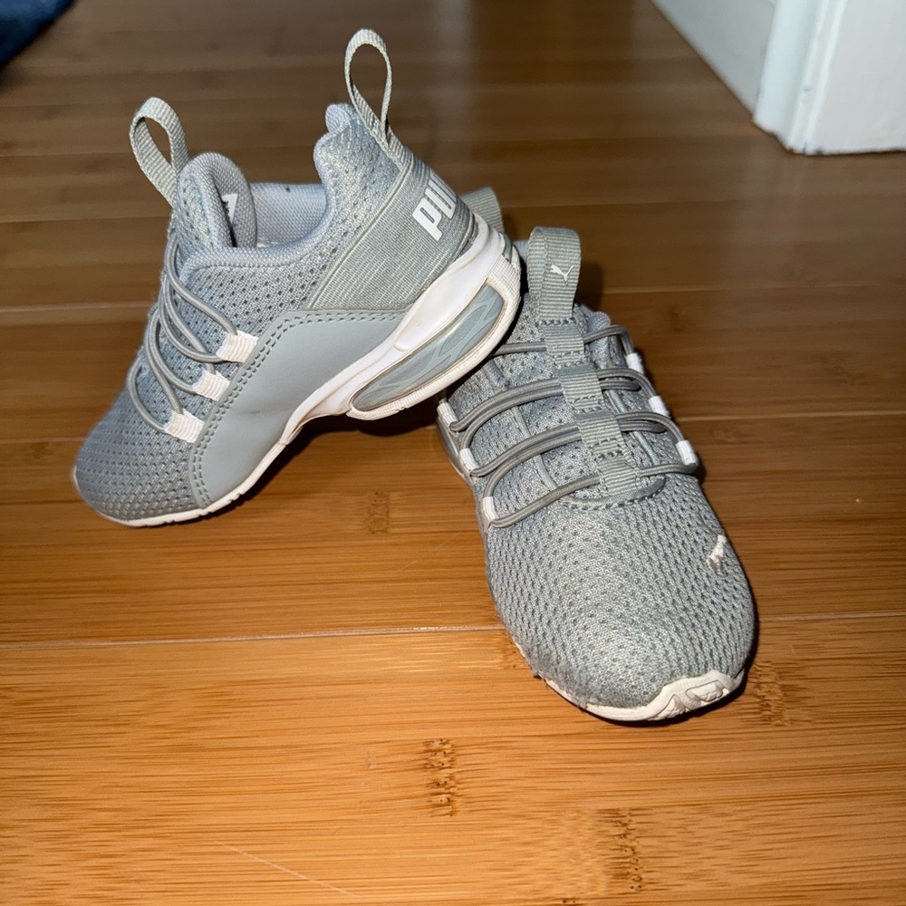 Puma Gray Sneakers Modern Design Athletic Fit